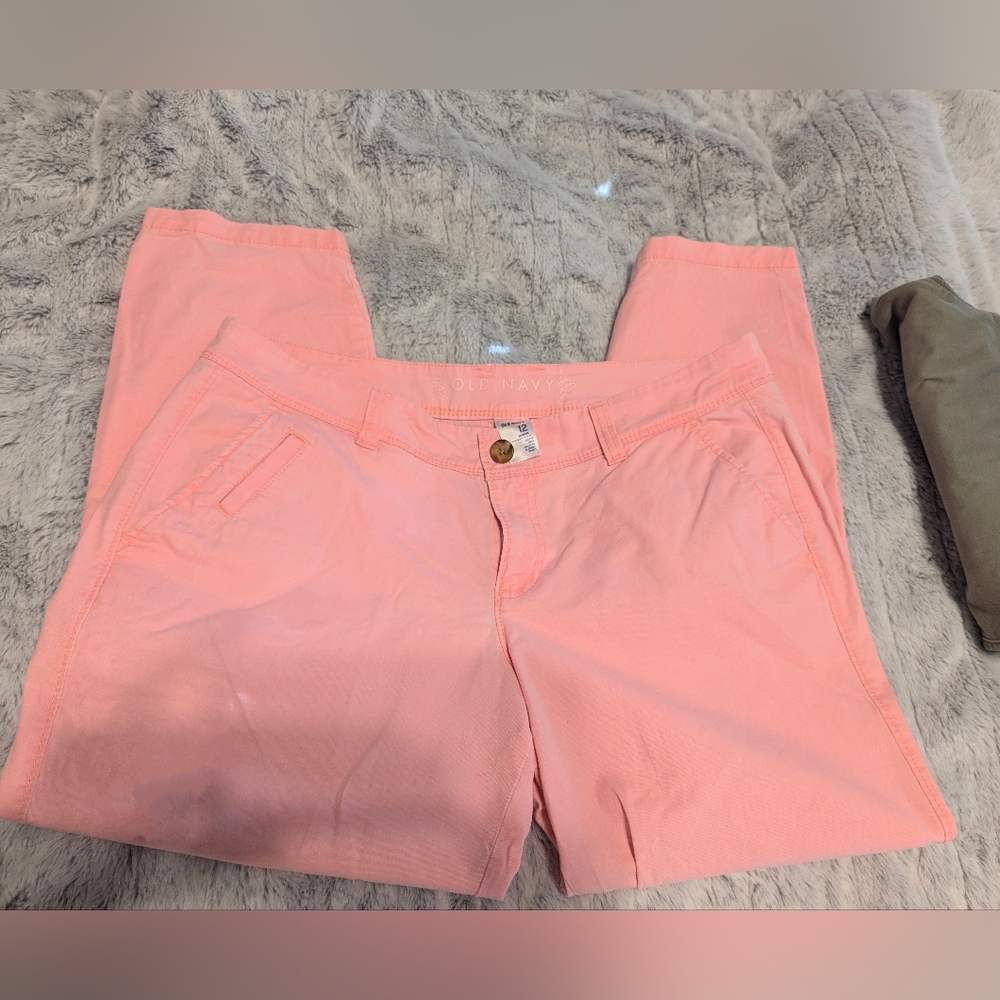*free with purchase old Navy pink ankle chinos size 12